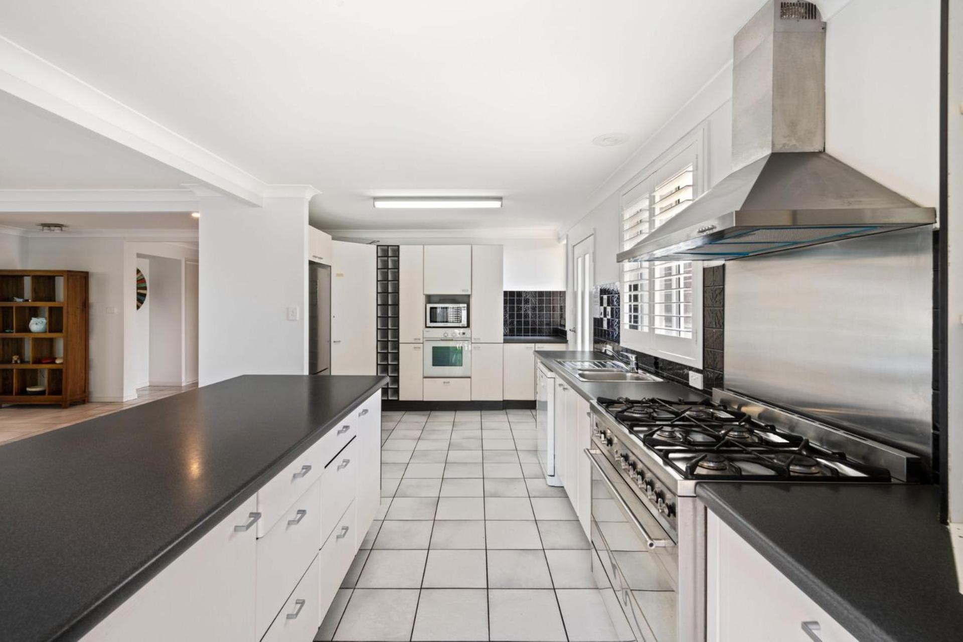 4 Bedroom On Canal *