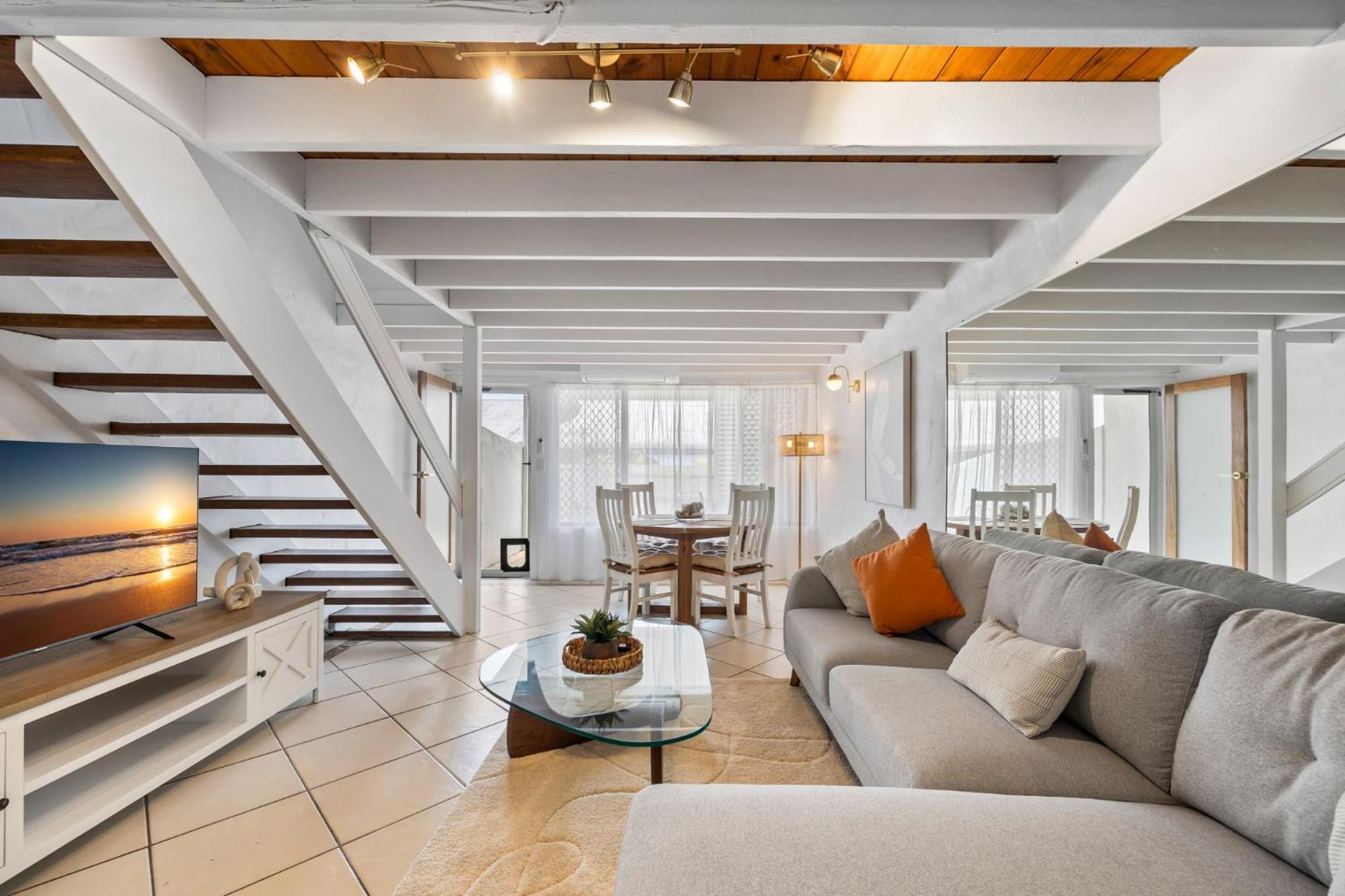 Chic 2-bed Cabin-style By Mooloolaba