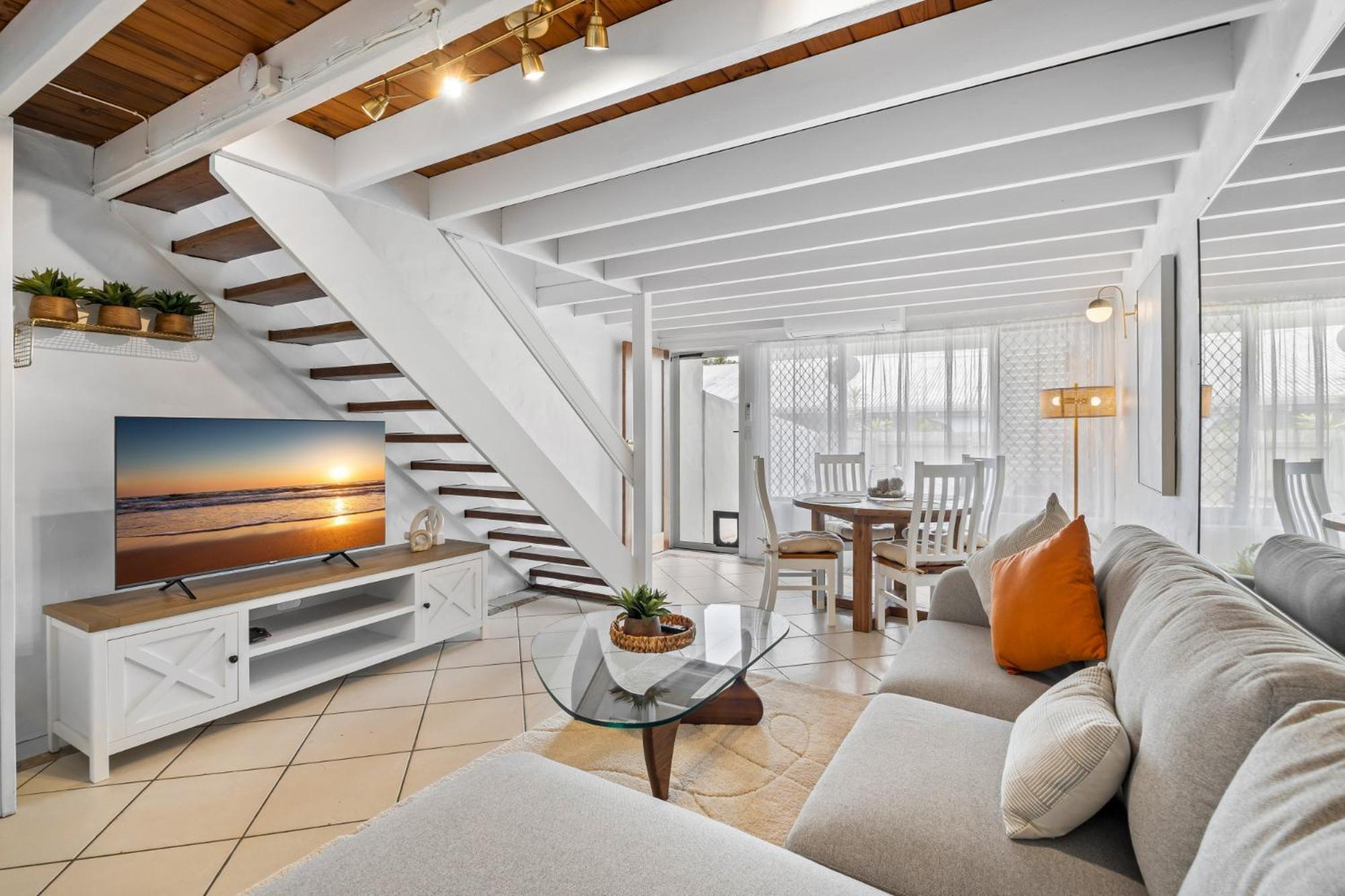 Holiday home Chic 2-bed Cabin-style By