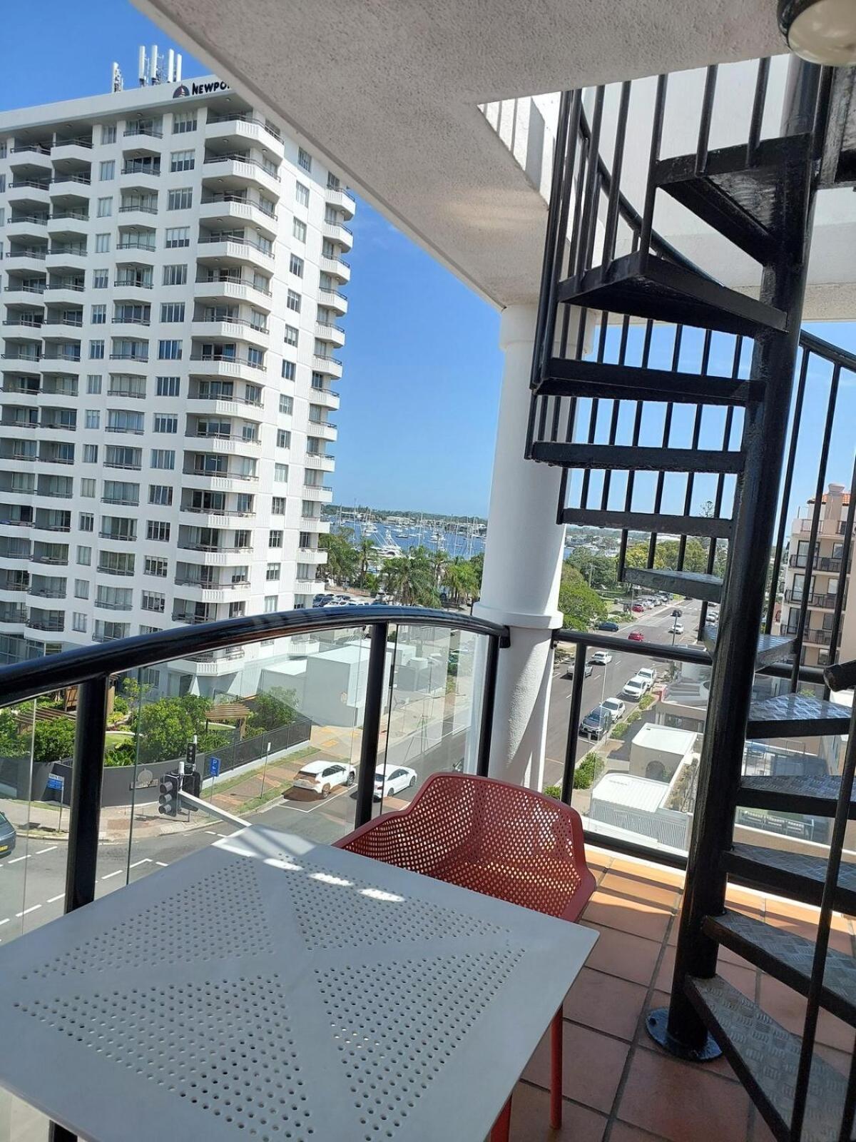 Stylish 1 Bedroom With Private Rooftop Apartment