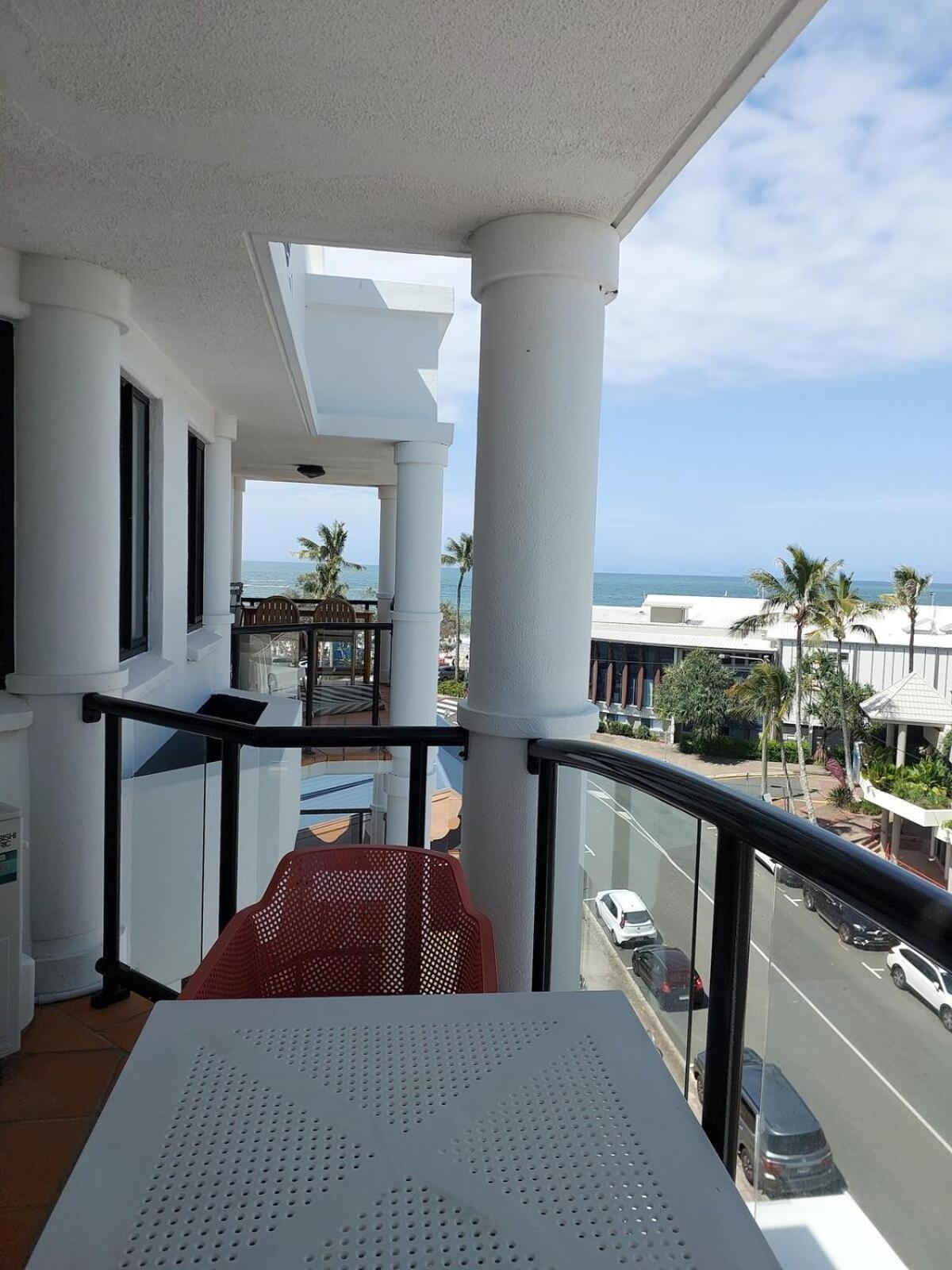 Apartment Stylish 1 Bedroom With Private Rooftop *