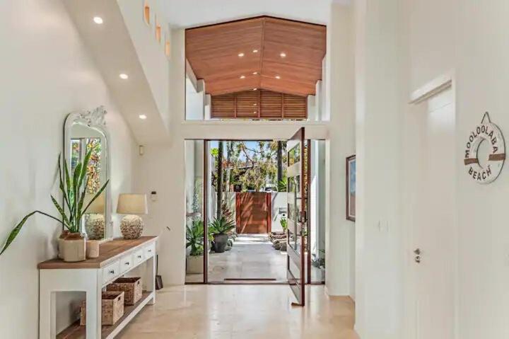 Luxurious, Tropical Haven, Mooloolaba- Moonda5 * Mooloolaba