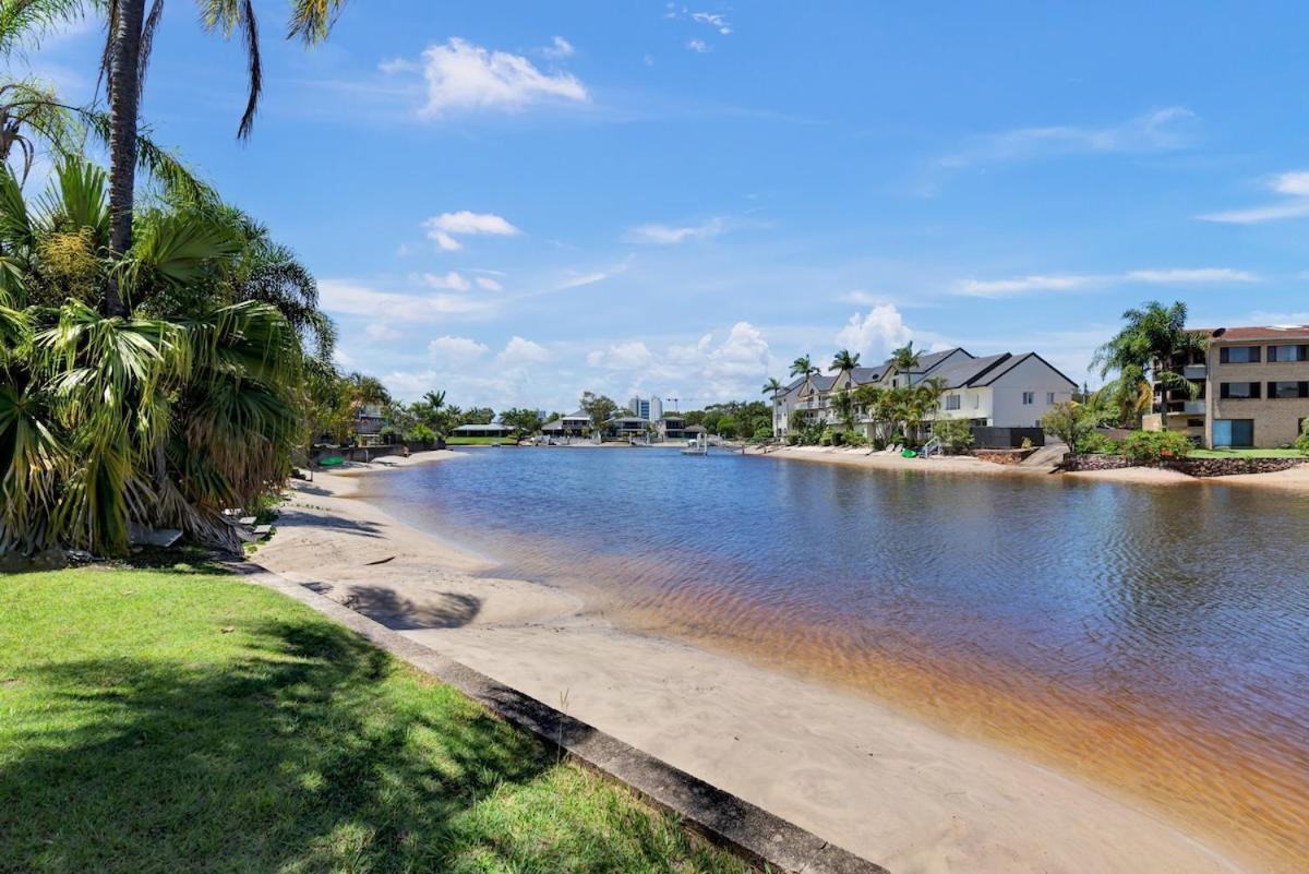 Hacienda- Canal Views And Comfort * Mooloolaba