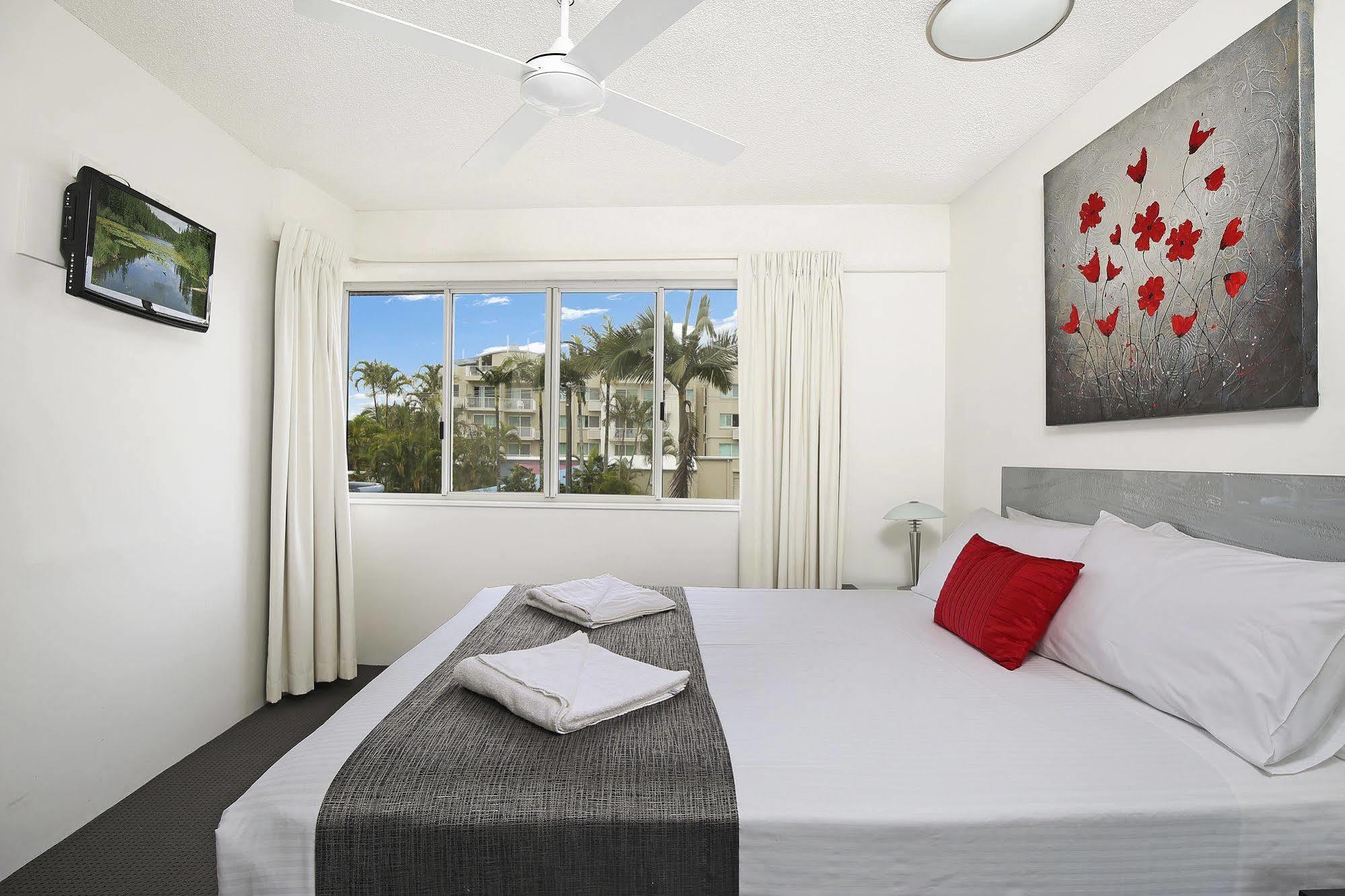 Beachside Aparthotel 4*