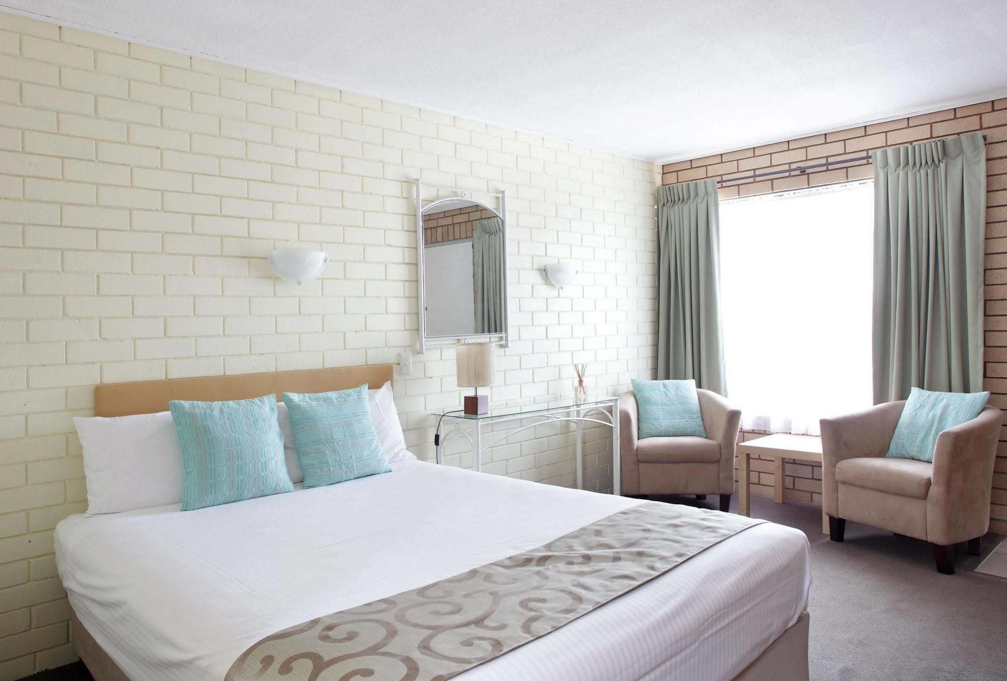 Twin Pines Motel Mooloolaba
