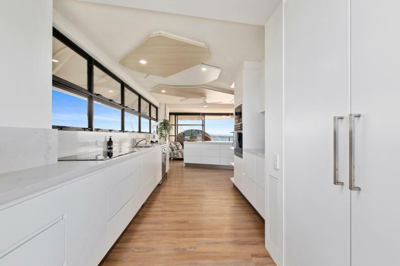 The Penthouse Ocean Views Private And Sauna And Complimentary Wifi * Mooloolaba