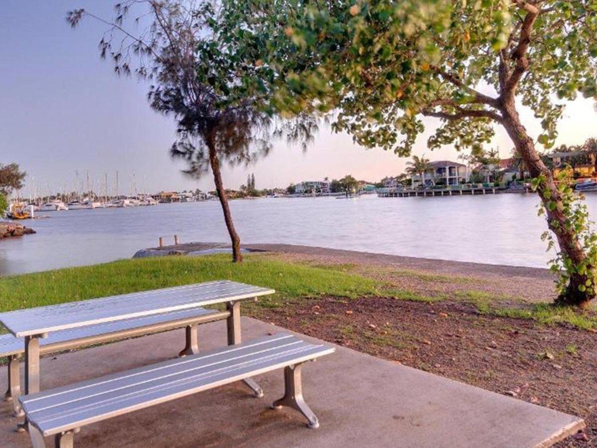 Apartment Mariner Cove 1 - Luxurious 2 Bedroom On River By *