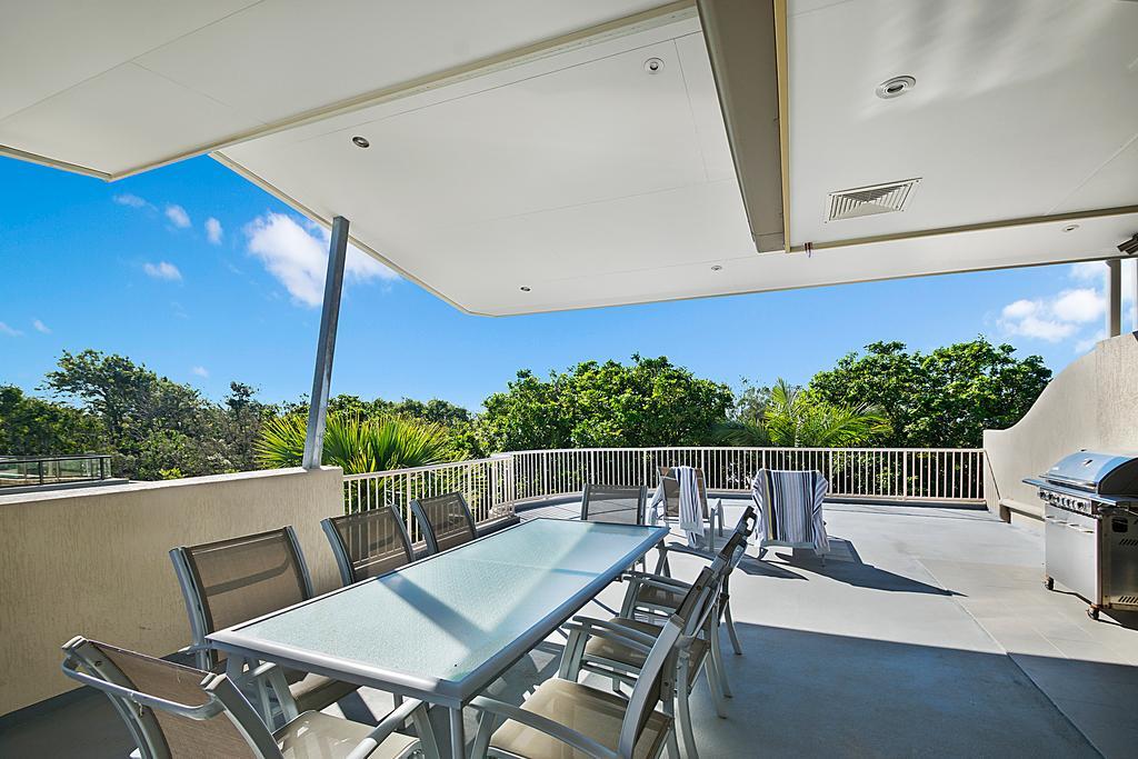 Beachcomber On The Spit Aparthotel 4*