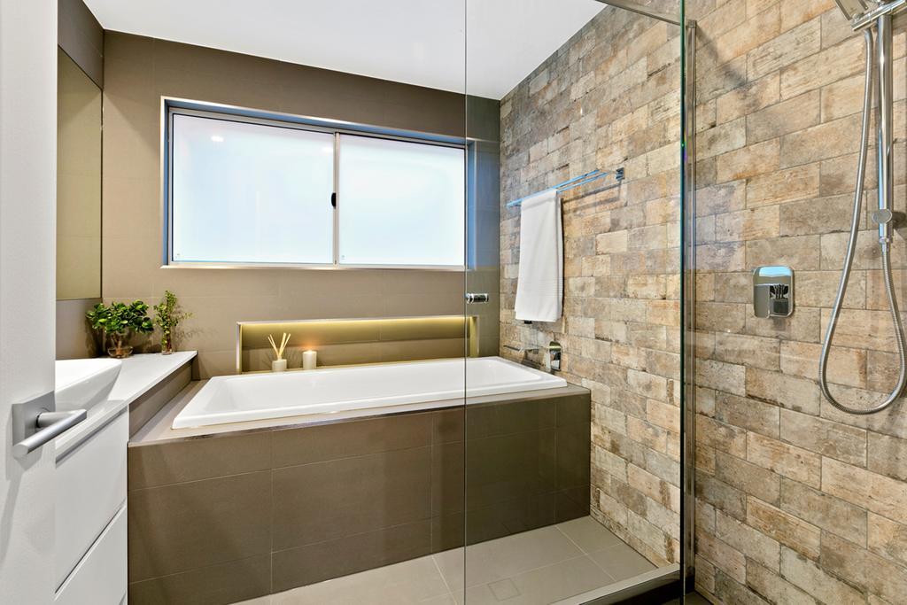 Carrothool 29 - 6 Bedroom On Canal With Pool Holiday home Mooloolaba