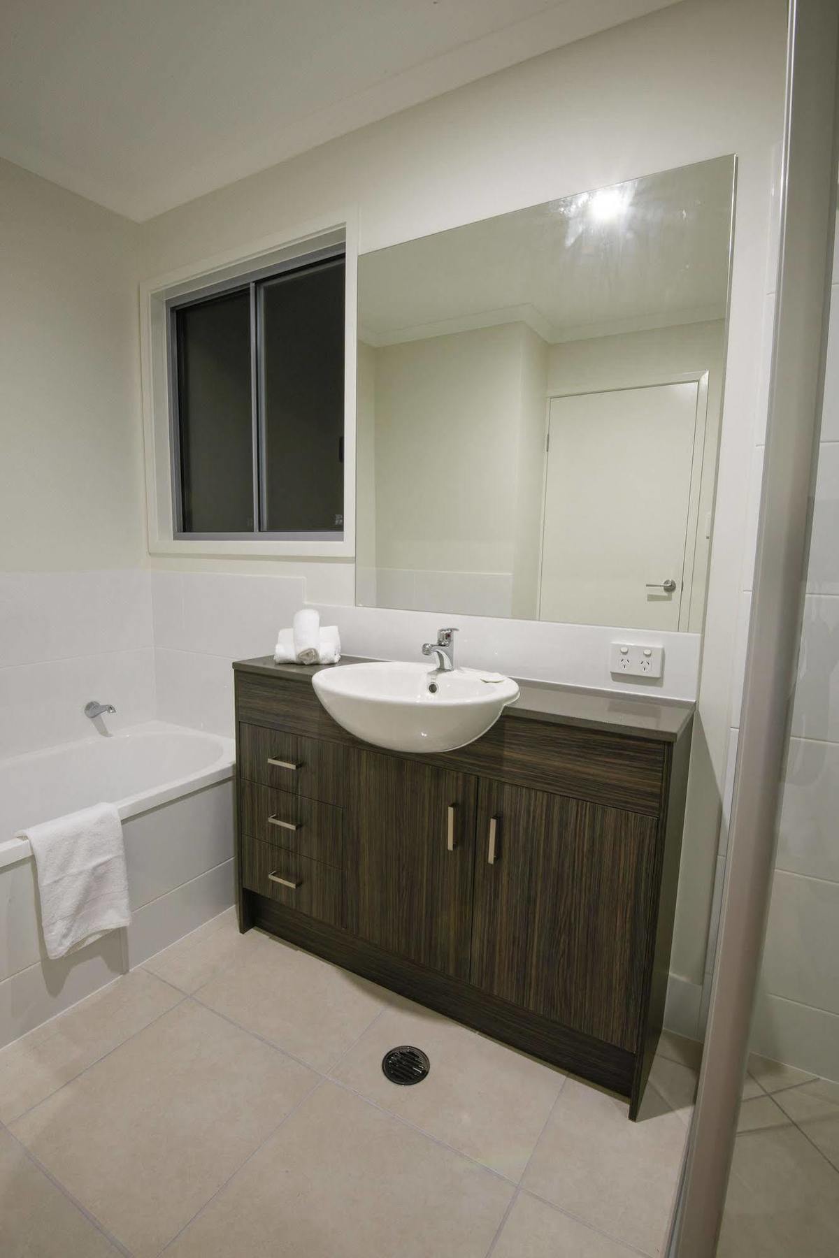 Direct Collective - Breeze On Brightwater Mooloolaba