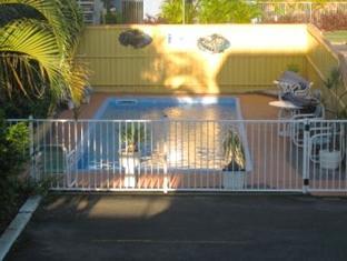 Twin Pines Motel Mooloolaba