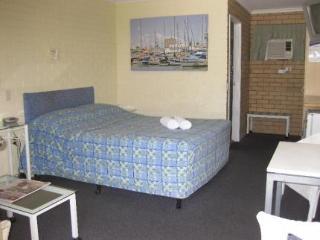 Twin Pines 3*