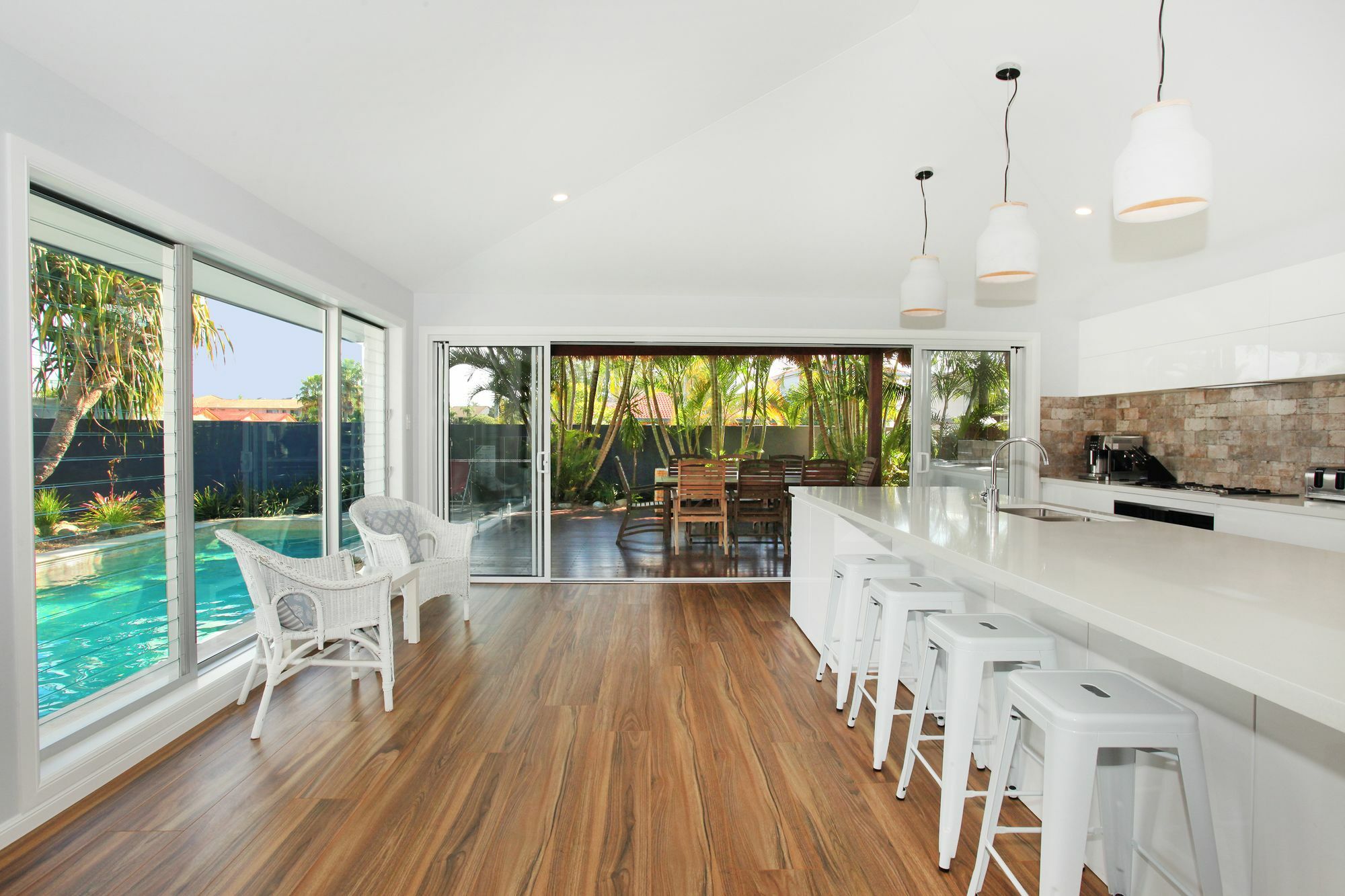 Carrothool 29 - 6 Bedroom On Canal With Pool *