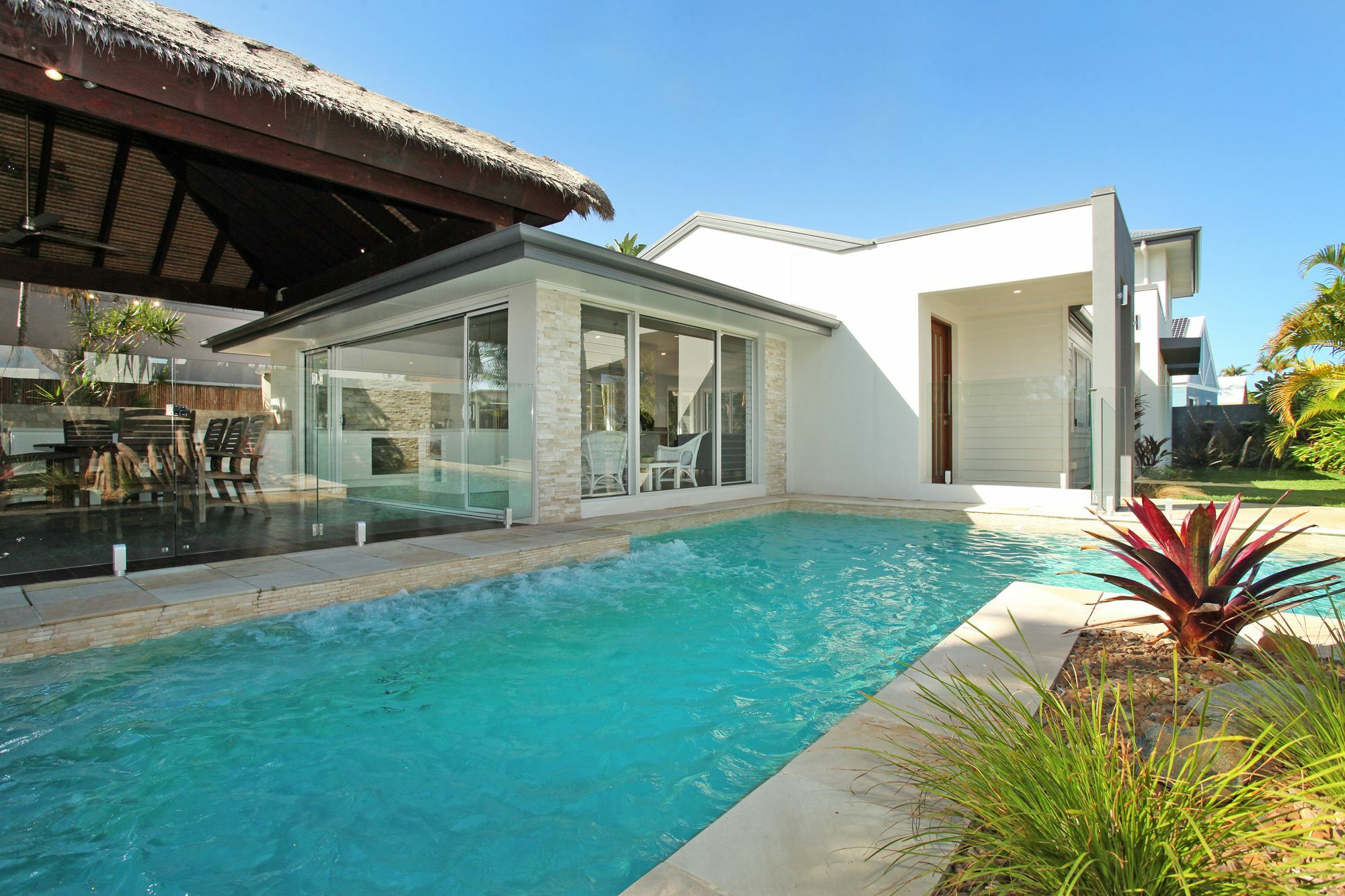 Carrothool 29 - 6 Bedroom On Canal With Pool
