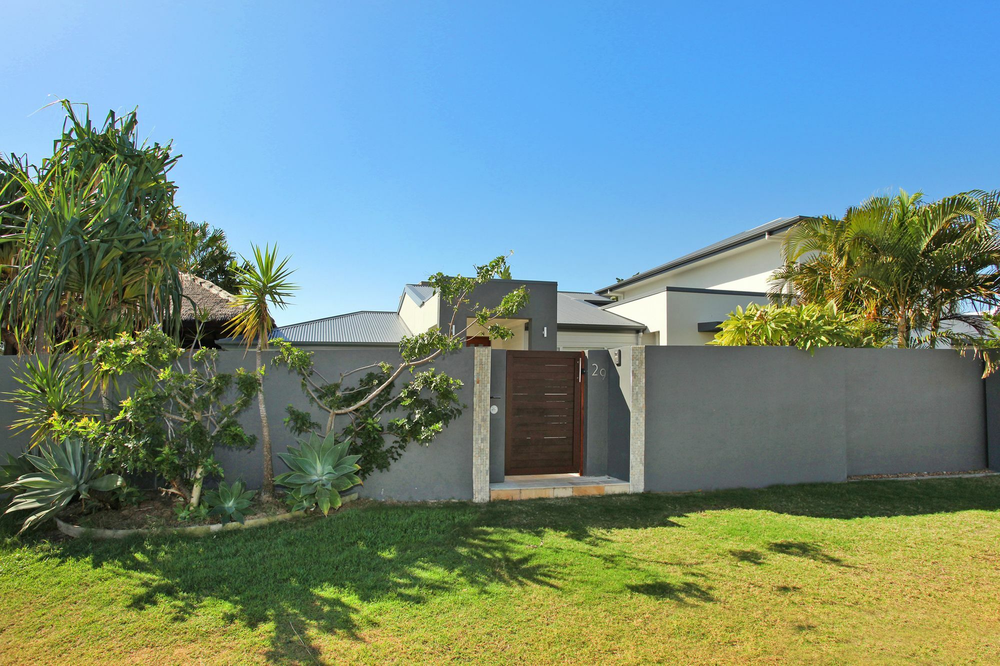 Carrothool 29 - 6 Bedroom On Canal With Pool Holiday home Mooloolaba