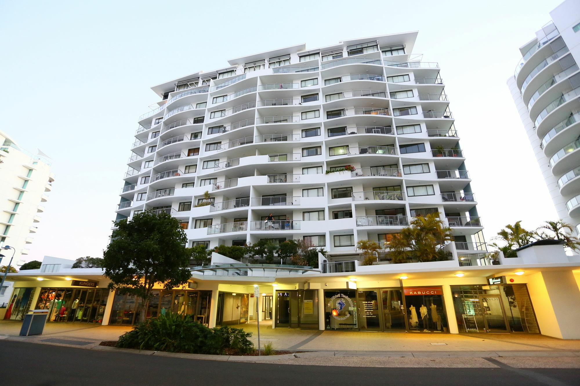 Seamark On First Aparthotel