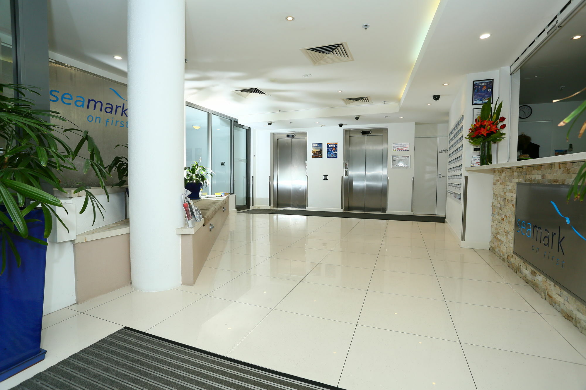 Seamark On First Aparthotel 4*