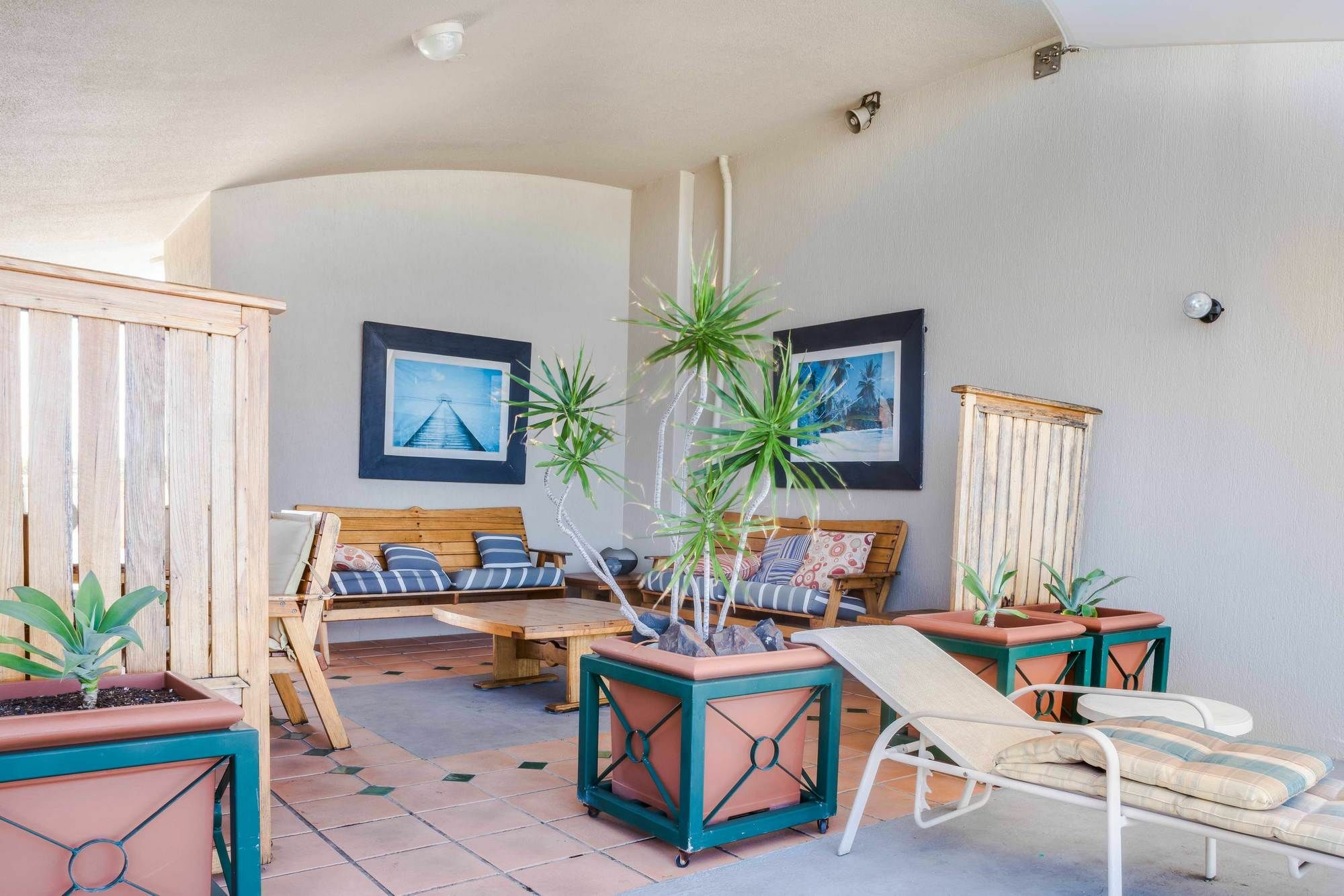 Sailport Aparthotel 4*