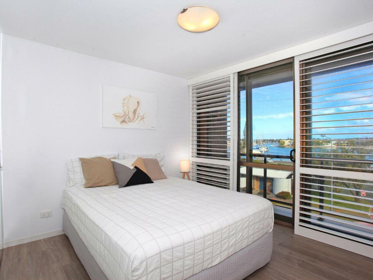 Spectacular Location And Views, 3 Bedrooms , Private Rooftop Apartment Mooloolaba