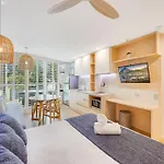 Landmark Resort Renovated Beach Apartment