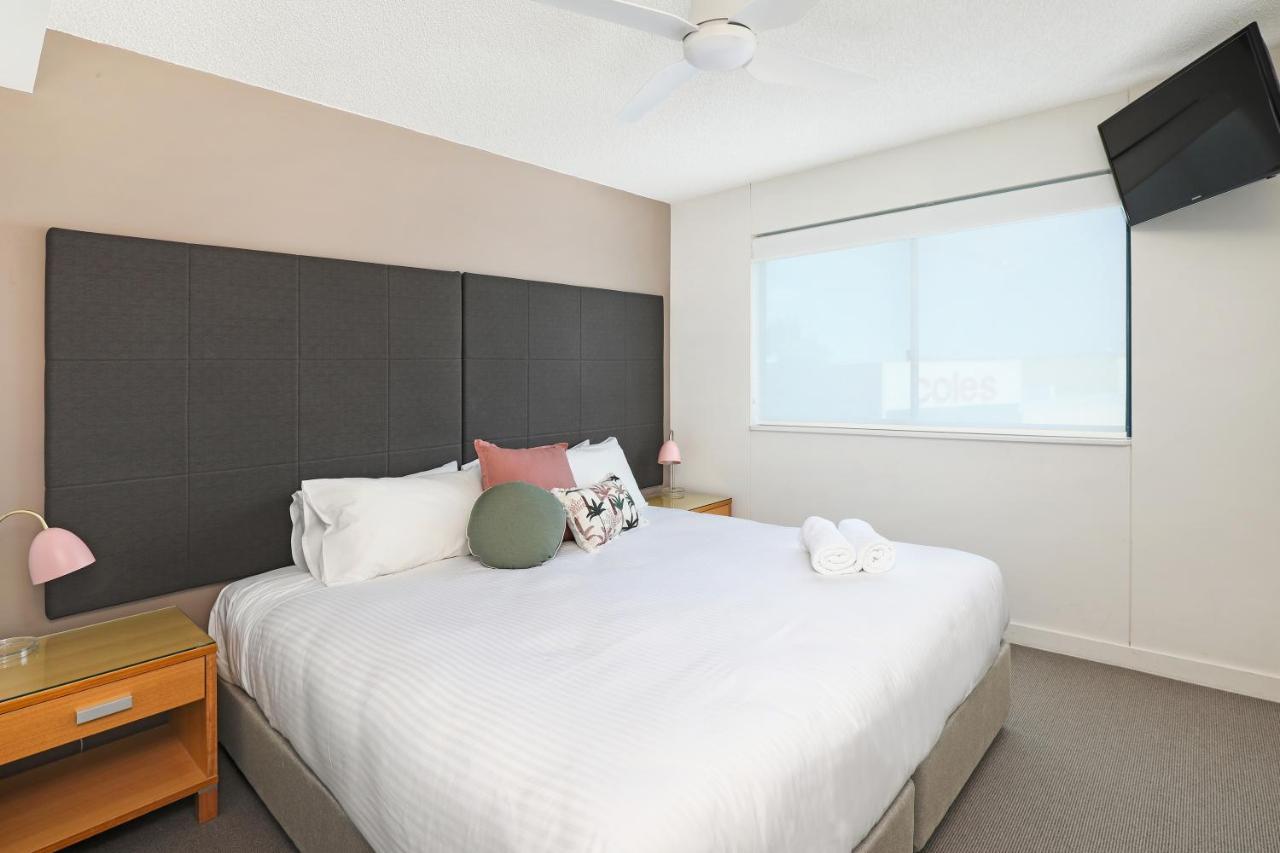 Apartment International 101 *