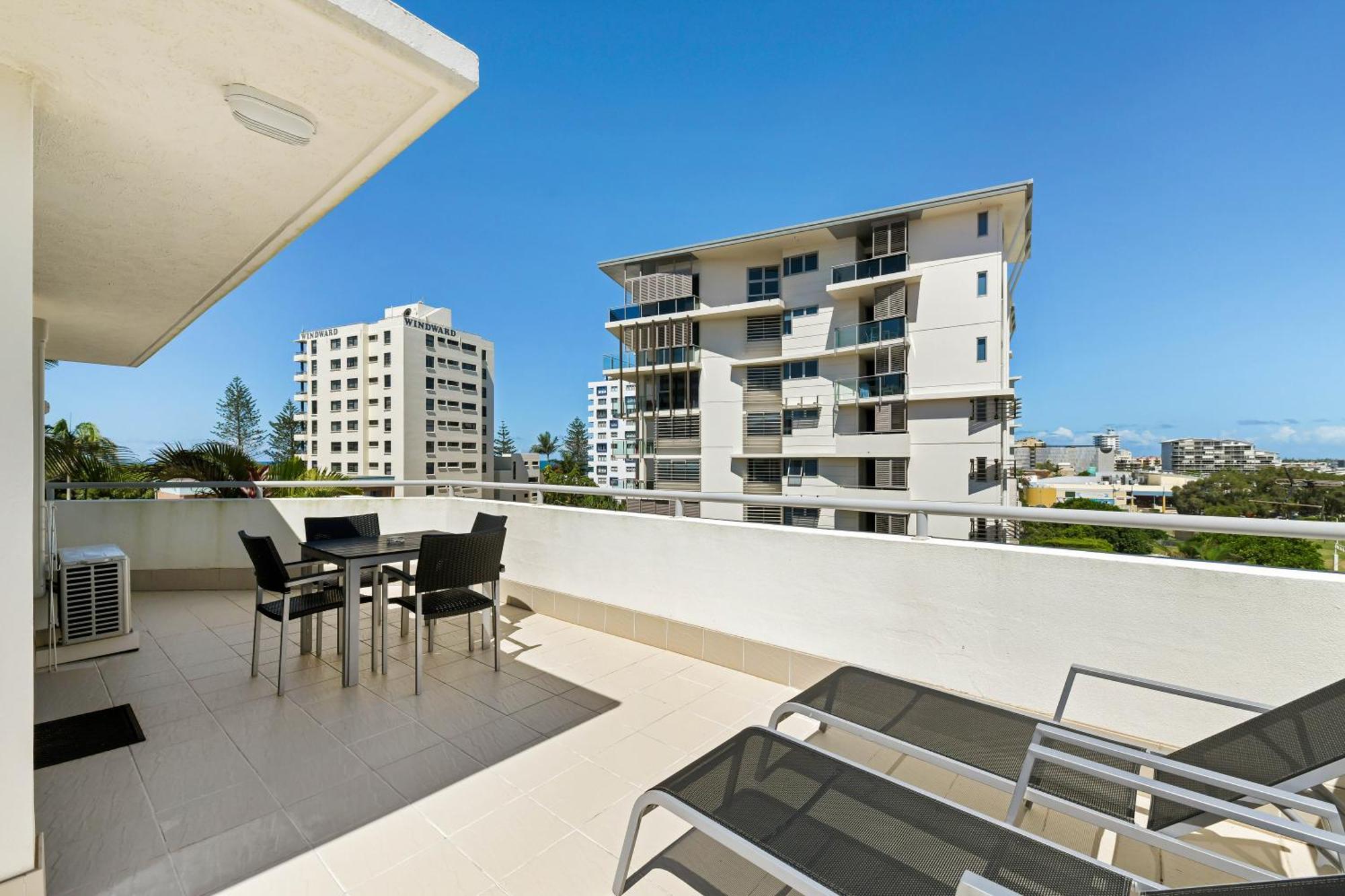 1br With Private Balcony At Club