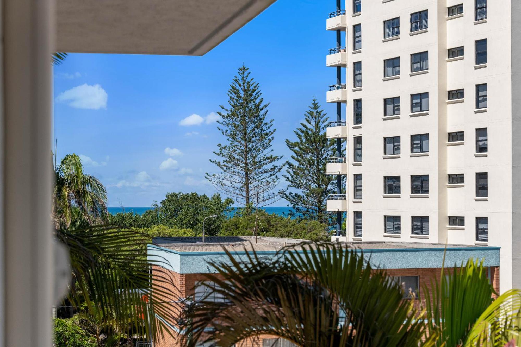 1br With Private Balcony At Club *