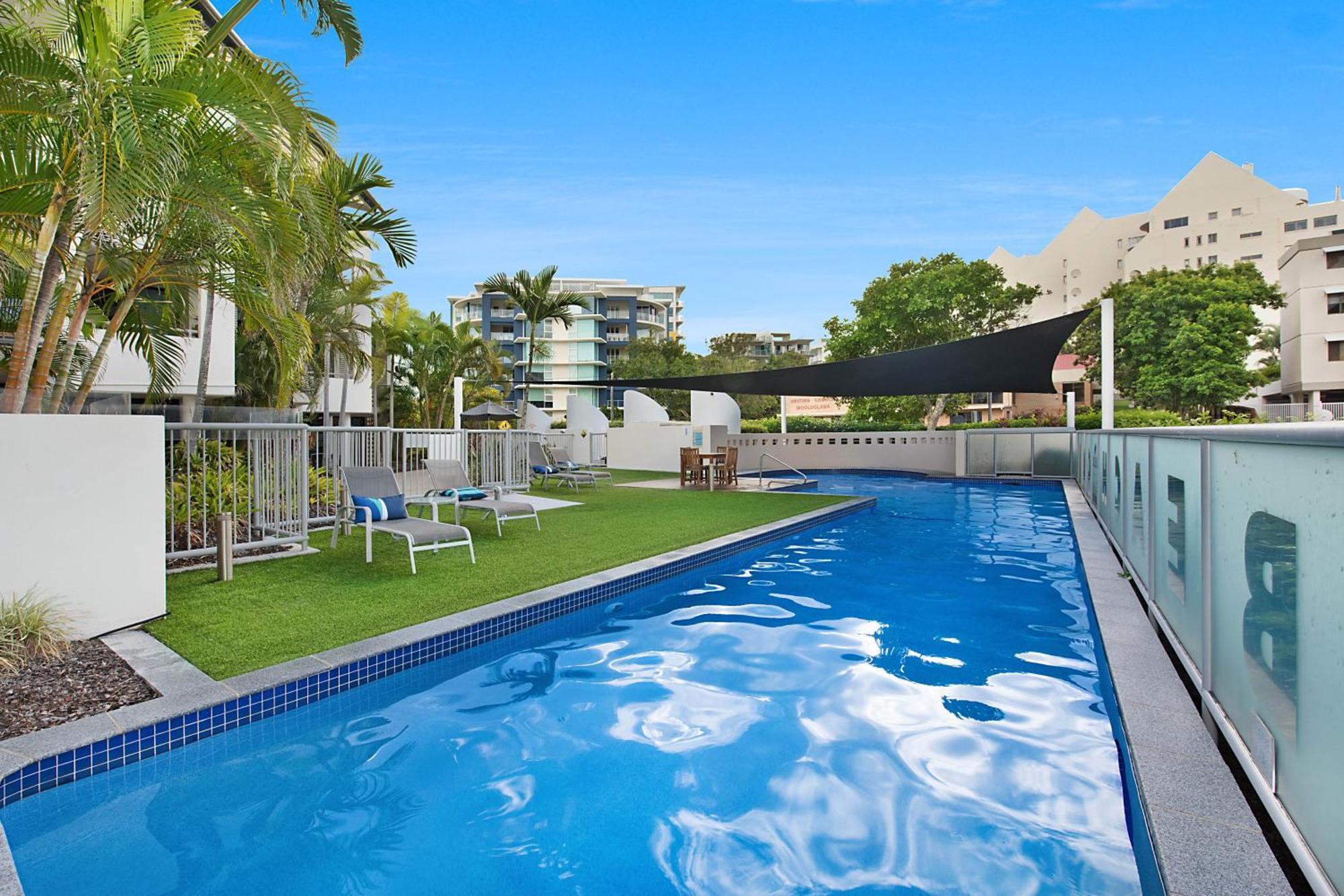 1br With Private Balcony At Club Apartment *
